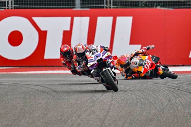 Bilder des Jahres 2023, Sport 09 September Sport Themen der Woche KW38 Sport Bilder des Tages 89 MARTIN Jorge (spa), Pramac Racing, Ducati Desmosedici GP23, action with 93 MARQUEZ Marc (spa), Repsol Honda Team, Honda RC213V, accident, crash during the 2023 MotoGP Grand Prix of India on the Buddh International Circuit from September 22 to 24, in Greater Noida, India - MOTO - MOTO GP - INDIAN GRAND PRIX 2023 DPPI Panoramic _TIN4675