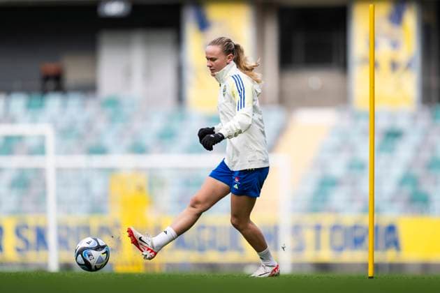 231026 Matilda Vinberg of the Swedish women s national football team during a training session on October 26, 2023 in Gothenburg. Photo: Mathias Bergeld BILDBYRAN kod MB MB0756 fotboll football soccer fotball nations league uefa womens nations league träning practice training sverige sweden dam bbeng Copyright: MATHIASxBERGELD BB231026MB012