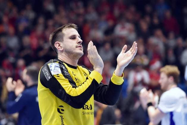 Jubel, Freude nach dem Sieg; Nebojsa Simic (Torwart MT Melsungen 16) , GER, MT Melsungen - VfL Gummersbach, Handball, 1. Bundesliga Maenner, 18. Spieltag, Saison 2023-2024, 20.12.2023, GER, MT Melsungen - VfL Gummersbach, Handball, 1. Bundesliga Maenner,18. Spieltag, 20.12.2023 Kassel Copyright: xEibner-Pressefotox-xRolandxSippelx EP_RSL