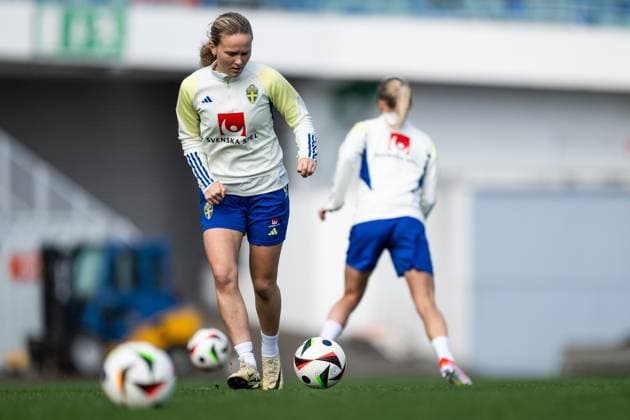 240407 Matilda Vinberg of the Swedish women s national football team during a training session on April 7, 2024 in Gothenburg. Photo: Mathias Bergeld BILDBYRAN kod MB MB0896 fotboll football soccer fotball em-kval kval uefa womens EURO Qualifier, EM, Europameisterschaft qualifier träning practice training sverige sweden dam bbeng women kvinner Copyright: MATHIASxBERGELD BB240407MB049