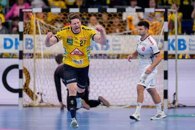 Bilder des Jahres 2024, Sport 04 April Sport Themen der Woche KW16 Sport Bilder des Tages Torschütze Tobias Reichmann (RNL, 27), Spieler der Rhein-Neckar-Löwen, jubelt über ein Tor, Jubel, jubeln, Torjubel, Torerfolg, celebrate the goal, goal, celebration, Jubel ueber das Tor, optimistisch, Spielszene, Highlight, Einzelbild, Action, Aktion, 18.04.2024, Mannheim (Deutschland), Handball, Bundesliga, Rhein-Neckar Löwen - MT Melsungen