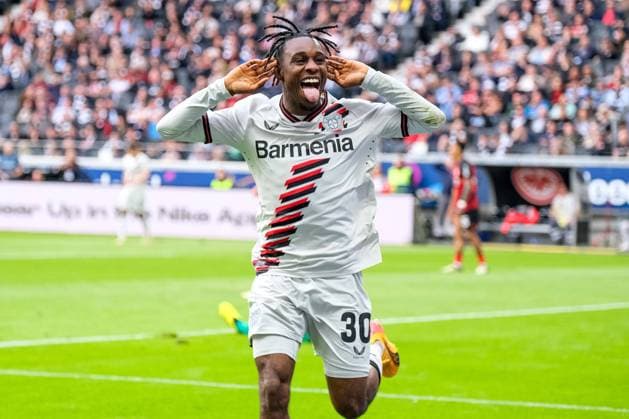 Bilder des Jahres 2024, Sport 05 Mai Sport Themen der Woche KW18 Sport Bilder des Tages Jeremie Frimpong (Bayer 04 Leverkusen, 30) bejubelt sein Tor zum 1:4, GER, Eintracht Frankfurt vs. Bayer 04 Leverkusen, Fussball, 1. Bundesliga, 32. Spieltag, Spielzeit 2023 2024, 05.05.2024 DFL REGULATIONS PROHIBIT ANY USE OF PHOTOGRAPHS AS IMAGE SEQUENCES AND OR QUASI-VIDEO GER, Eintracht Frankfurt vs. Bayer 04 Leverkusen, Fussball, 1. Bundesliga, 32. Spieltag, Spielzeit 2023 2024, 05.05.2024 Frankfurt Copyright: xEibner-Pressefoto FlorianxWieganx EP_FWD