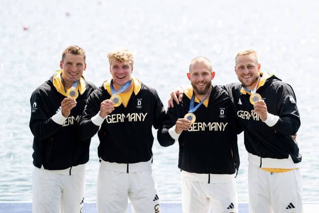 Bilder des Jahres 2024, Sport 08 August Sport Themen der Woche KW32 Sport Bilder des Tages RENDSCHMIDT Max, LEMKE Max, SCHOPF Jacob, LIEBSCHER-LUCZ Tom (Deutschland, Kajak Vierer Herren, 500 Meter) jubeln auf dem Podium bei der Siegerehrung ueber den Sieg und die Gold Medaille, FRA, Olympische Spiele Paris 2024, Kanu Sprint, 08.08.2024 FRA, Olympische Spiele Paris 2024, Kanu Sprint, 08.08.2024 Vaires sur Marne Copyright: xEibner-Pressefoto Memmlerx EP_MMR