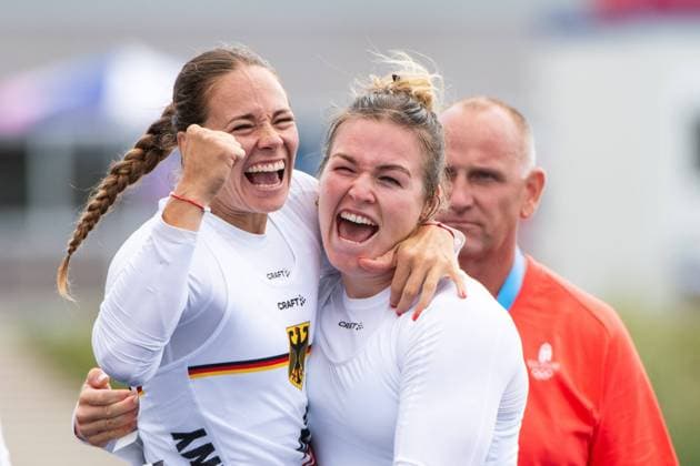 Bilder des Jahres 2024, Sport 08 August Sport Themen der Woche KW32 Sport Bilder des Tages PASZEK Paulina, HAKE Jule Marie (Deutschland) jubeln im Ziel ueber Platz 3 und die Bronze Medaille nach Auswertung des Fotofinish, Kajak Doppel Damen, 500 Meter, FRA, Olympische Spiele Paris 2024, Kanu Sprint, 09.08.2024 FRA, Olympische Spiele Paris 2024, Kanu Sprint, 09.08.2024 Vaires sur Marne Copyright: xEibner-Pressefoto Memmlerx EP_MMR