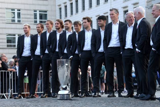 DEU, Tennis, Laver Cup, Mannschaften, 18.09.2024, Brandenburger Tor, Berlin, DEU, Tennis, Laver Cup, Mannschaften, im Bild Team World Team Europe Captain: John McEnroe Captain: Björn Borg Vice Captain: Patrick McEnroe Vice Captain: Thomas Enqvist Taylor Fritz Alexander Zverev Alex de Minaur Carlos Alcaraz Tommy Paul Daniil Medvedev Frances Tiafoe Casper Ruud Ben Shelton Stefanos Tsitsipas Alejandro Tabilo Rafael Nadal Foto: Juergen Engler nordphoto GmbH