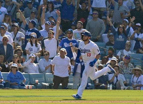 Los Angeles Dodgers Max Muncy runs the bases after hitting a solo home run in the fifth inning against the New York Mets in game two of the MLB, Baseball Herren, USA NLCS at Dodger Stadium in Los Angeles on Monday, October 14, 2024. LAP20241014808 JIMxRUYMEN