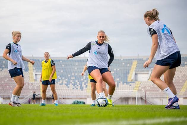 241024 Cathinka Tandberg of the Norwegian women s national football team during a training session on October 24, 2024 in Shkodër. Photo: Vegard Grott BILDBYRAN kod VG VG0679 bbeng fotboll football soccer fotball norge norway women dam UEFA EURO, EM, Europameisterschaft,Fussball Qualifier, EM, Europameisterschaft em-kvalifisering kvinner em-kvalik em-kval träning practice training trening Copyright: VEGARDxGRoTT BB241024VG021