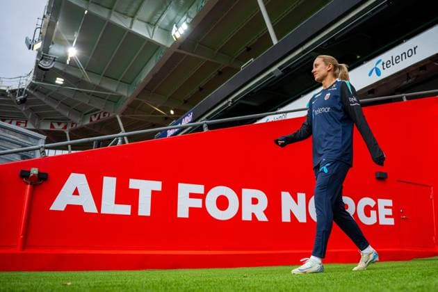 241027 Lisa Naalsund of the Norwegian women s national football team ahead of a training session on October 27, 2024 in Oslo. Photo: Vegard Grott BILDBYRAN kod VG VG0681 bbeng fotboll football soccer fotball norge norway women dam UEFA EURO, EM, Europameisterschaft,Fussball Qualifier, EM, Europameisterschaft em-kvalifisering kvinner em-kvalik em-kval träning practice training trening Copyright: VEGARDxGRoTT BB241027VG002