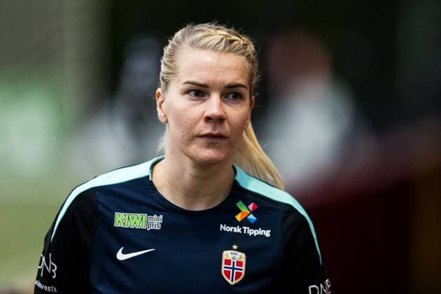 241128 Ada Hegerberg of the Norwegian women s national football team during a training session on November 28, 2024 in Larne. Photo: Marius Simensen BILDBYRAN COP 238 bbeng dam football fotball fotboll norge norway practice soccer training trening träning uefa women s EURO Qualifier, EM, Europameisterschaft Copyright: MARIUSxSIMENSEN BB241128BB592