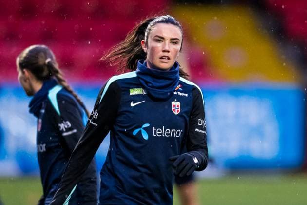 241128 Ingrid Syrstad Engen of the Norwegian women s national football team during a training session on November 28, 2024 in Larne. Photo: Marius Simensen BILDBYRAN COP 238 bbeng dam football fotball fotboll norge norway practice soccer training trening träning uefa women s EURO Qualifier, EM, Europameisterschaft Copyright: MARIUSxSIMENSEN BB241128BB605