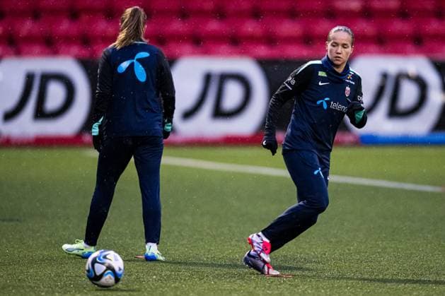 241128 Guro Reiten of the Norwegian women s national football team during a training session on November 28, 2024 in Larne. Photo: Marius Simensen BILDBYRAN COP 238 bbeng dam football fotball fotboll norge norway practice soccer training trening träning uefa women s EURO Qualifier, EM, Europameisterschaft Copyright: MARIUSxSIMENSEN BB241128ZO004