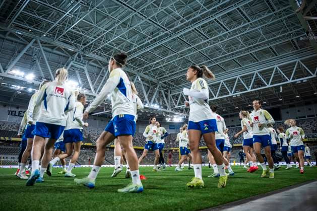 241202 Players of the Swedish women s national football team during a training session on December 2, 2024 in Stockholm. Photo: Maxim Thorà BILDBYRAN kod MT MT0701 fotboll football soccer fotball em-kval kval uefa womens EURO Qualifier, EM, Europameisterschaft qualifier träning practice training sverige sweden dam bbeng Copyright: MAXIMxTHORE BB241202MT019