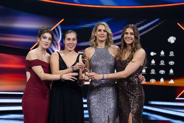 Bilder des Jahres 2024, Sport 12 Dezember Sport Themen der Woche KW50 Elisa Mevius, Svenja Brunckhorst, Sonja Greinacher, Marie Reichert (3x3 Basketball, Olympiasiegerinnen Paris 2024) mit dem Preis zur Mannschaft des Jahres, GER, Sportler des Jahres 2024, Gala im Kurhaus Baden Baden, 15.12.2024 GER, Sportler des Jahres 2024, Gala im Kurhaus Baden Baden, 15.12.2024 Baden Baden Copyright: xEibner-Pressefoto Memmlerx EP_MMR