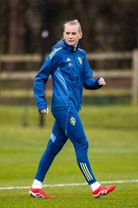 250223 Stina Blackstenius of the Swedish women s national football team at a training session on February 23, 2025 in Wrexham. Photo: David Rawcliffe BILDBYRAN kod XY XY0048 fotboll football soccer fotball nations league uefa womens nations league träning practice training sverige sweden dam bbeng Copyright: DAVIDxRAWCLIFFE BB250223ZG026