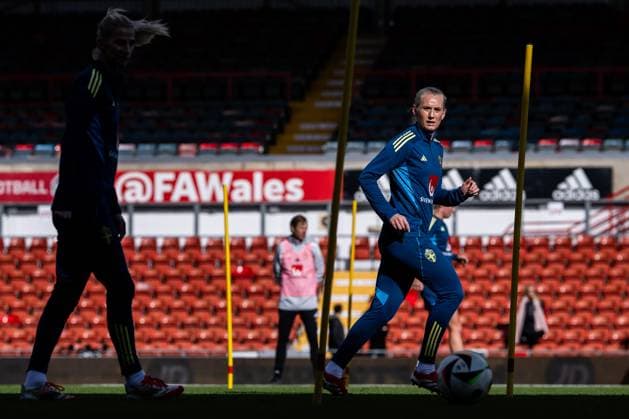 250224 Stina Blackstenius of the Swedish women s national football team at a training session on February 24, 2025 in Wrexham. Photo: Mathias Bergeld BILDBYRAN kod MB MB1090 fotboll football soccer fotball nations league uefa womens nations league träning practice training sverige sweden dam bbeng Copyright: MATHIASxBERGELD BB250224MB031
