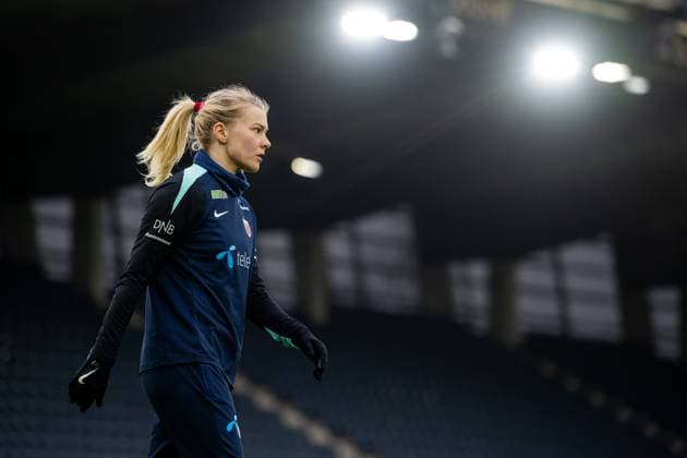 250224 Ada Hegerberg of the Norwegian women s national football team during a training session on February 24, 2025 in Stavanger. Photo: Vegard Grott BILDBYRAN kod VG VG0717 bbeng fotboll football soccer fotball norge norway women dam nations league träning practice training trening Copyright: VEGARDxGRoTT BB250224VG013