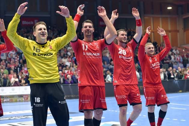 Jubel,Freude nach dem Sieg; Nebojsa Simic (Torwart MT Melsungen 16), Felix Danner (MT Melsungen 17), Jonathan Svensson (MT Melsungen 28), Dimitri Ignatow (MT Melsungen 11) (L-R) , GER, MT Melsungen - SC DHfK Leipzig, Handball, 1. Bundesliga, 22. Spieltag, Saison 2024 2025, 07.03.2025, GER, MT Melsungen - Dhfk Leipzig Handball, 1. Bundesliga, 22. Spieltag, Saison 2024 2025, 07.03.2025 Kassel Copyright: xEibner-Pressefotox xRolandxSippelx EP_RSL