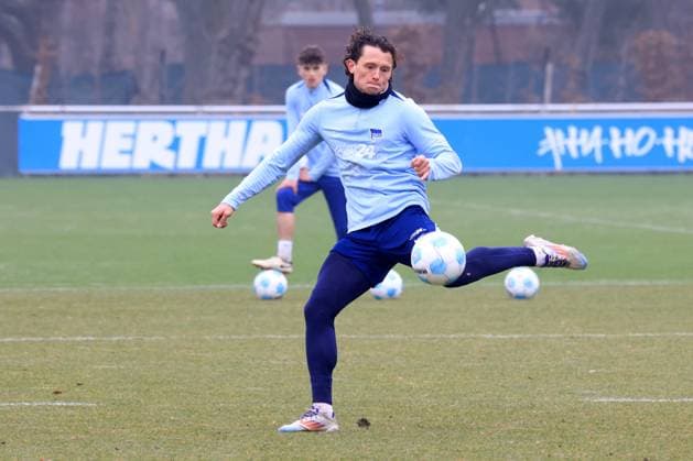 DEU, DFL, 2. FBL Hertha BSC, Training, 11.03.2025, Sportforum, Berlin, DEU, DFL, 2. FBL Hertha BSC, Training, im Bild Fabian Reese (Hertha BSC Berlin 11) DFL - regulations prohibit any use of Photographs as image sequences and or quasi-video Foto: Juergen Engler nordphoto GmbH