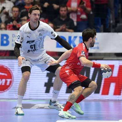 Erik Balenciaga (MT Melsungen 6) (am Ball), Hendrik Pekeler (THW Kiel 61) , GER, MT Melsungen - THW Kiel, Handball, 1. Bundesliga, 24. Spieltag, Saison 2024 2025, 29.03.2025, GER, MT Melsungen - THW Kiel, Handball, 1. Bundesliga, 24. Spieltag, Saison 2024 2025, 29.03.2025 Kassel Copyright: xEibner-Pressefotox xRolandxSippelx EP_RSL