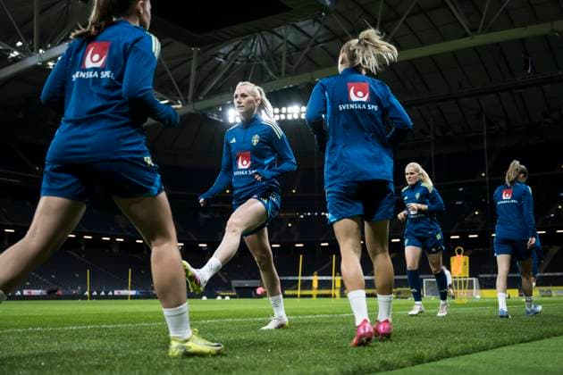250403 Stina Blackstenius of the Swedish women s national football team at a training session ahead of the Women s Nations League on April 3, 2025 in Stockholm. Photo: Maxim Thorà BILDBYRAN kod MT MT0791 fotboll football soccer fotball nations league uefa womens nations league träning practice training sverige sweden dam bbeng Copyright: MAXIMxTHORE BB250403MT009