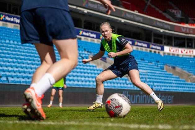 250407 Thea Bjelde of the Norwegian women s national football team during a training session on April 7, 2025 in Oslo. Photo: Vegard Grott BILDBYRAN kod VG VG0746 bbeng fotboll football soccer fotball norge norway women dam nations league träning practice training trening Copyright: VEGARDxGRoTT BB250407VG003