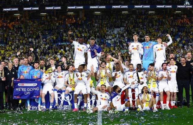 Bilder des Jahres 2025, Sport 04 April Sport Themen der Woche KW18 Sport Bilder des Tages Leeds United players and staff celebrate at the end of the match Leeds United v Bristol City, EFL Sky Bet Championship, Football, Elland Road, Leeds, UK - 28 Apr 2025 EDITORIAL USE ONLY No use with unauthorised audio, video, data, fixture lists, club league logos or live services. Online in-match use limited to 120 images, no video emulation. No use in betting, games or single club league player publications. Copyright: xMattxWest Shutterstockx 15274342cb