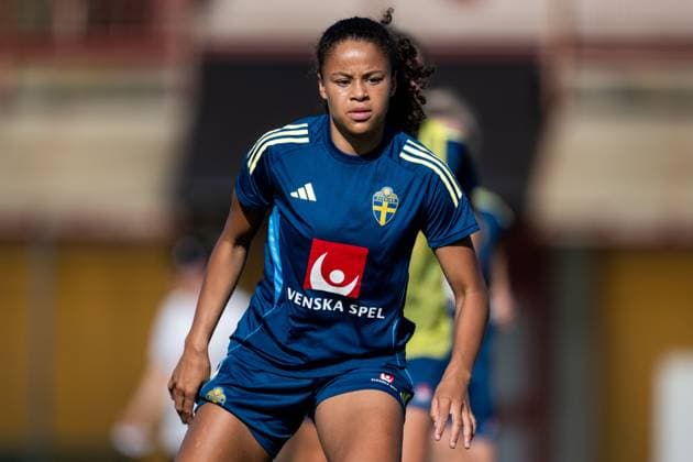250526 Felicia Schröder of the Swedish women™s national football team during a training session on May 26, 2025 in Fidenza. Photo: Ludvig Thunman BILDBYRAN kod LT LT0701 fotboll football soccer fotball träning practice training sverige sweden dam bbeng Copyright: LUDVIGxTHUNMAN BB250526LT015