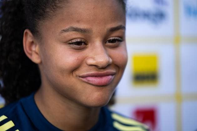 250526 Felicia Schröder of the Swedish women™s national football team in mixed zone after a training session on May 26, 2025 in Fidenza. Photo: Ludvig Thunman BILDBYRAN kod LT LT0701 fotboll football soccer fotball träning practice training sverige sweden dam bbeng Copyright: LUDVIGxTHUNMAN BB250526LT073