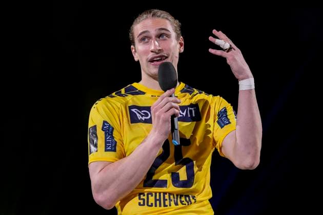 Bilder des Jahres 2025, Sport 06 Juni Sport Themen der Woche KW23 Sport Bilder des Tages Juri Knorr (RNL, 10), bei seiner Verabschiedung, Abschied vom Verein, Einzelbild, Einzelfoto, Aktion, Action, 08.06.2025, Mannheim (Deutschland), Handball, Bundesliga, Rhein-Neckar Löwen - Füchse Berlin