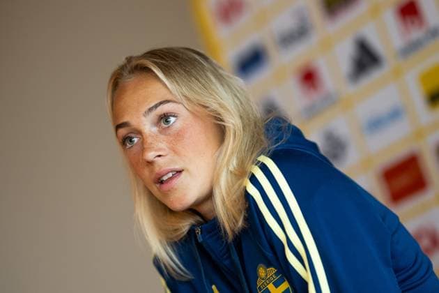 250623 Hanna Bennison of the Swedish women™s national football team at a press event on June 23, 2025 in Ahus. Photo: Mathias Bergeld BILDBYRAN kod MB MB1149 fotboll football soccer fotball pressträff event meeting sverige sweden dam bbeng Copyright: MATHIASxBERGELD BB250623MB070