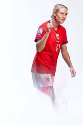250623 Lisa Naalsund of the Norwegian women™s national football team during a media day ahead of the UEFA Women s Euro on June 23, 2025 in Oslo. Photo: Vegard Grott BILDBYRAN kod VG VG0771 bbeng fotboll football soccer fotball norge norway women dam pre-camp precamp media day mediedag UEFA EURO, EM, Europameisterschaft,Fussball em kvinner em 2025 preview Copyright: VEGARDxGRoTT BB250623VG063
