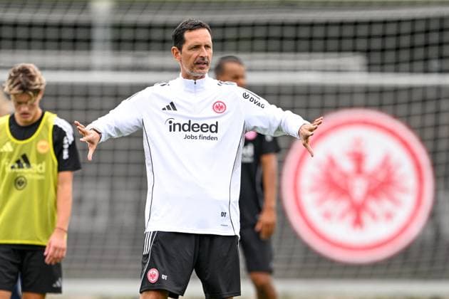 Dino Toppmöller (Eintracht Frankfurt, Trainer) gestikuliert, GER, Eintracht Frankfurt, Trainingsauftakt, Fussball, Bundesliga, Saison 2025 2026, 09.07.2025. GER, Eintracht Frankfurt, Trainingsauftakt, Fussball, Bundesliga, Saison 2025 2026, 09.07.2025. Frankfurt am Main Copyright: xEibner-Pressefoto FlorianxWiegandx EP_FWD