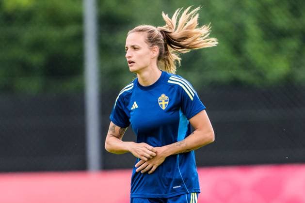 250716 Nathalie Björn of the Swedish women s national football team at a training session during the UEFA Women s Euro 2025 Championship on July 16, 2025 in Cam. Photo: Ludvig Thunman BILDBYRAN kod LT LT0720 fotboll football soccer fotball fotbolls-em europamästerskap em uefa womens euro uefa womens european football championship womens euro 2025 dam kvinner women träning practice training sverige sweden day 15 bbeng Copyright: LUDVIGxTHUNMAN BB250716LT042