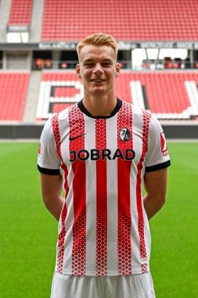 Philipp Lienhart (SC Freiburg, 03) GER, SC Freiburg, Fussball, 1. BL, Portraettermin 2025 2026, 30.07.2025 GER, SC Freiburg, Fussball, 1. BL, Portraettermin 2025 2026, 30.07.2025 Freiburg Copyright: xEibner-Pressefoto ThomasxHessx EP_THS
