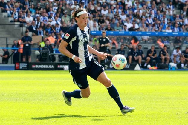 DEU, DFL, 2. FBL, Hertha BSC vs. Karlsruher SC, 10.08.2025, Berliner Olympiastadion, Berlin, DEU, DFL, 2. FBL, Hertha BSC vs. Karlsruher SC, im Bild Fabian Reese (Hertha BSC Berlin 11) DFL - regulations prohibit any use of Photographs as image sequences and or quasi-video
