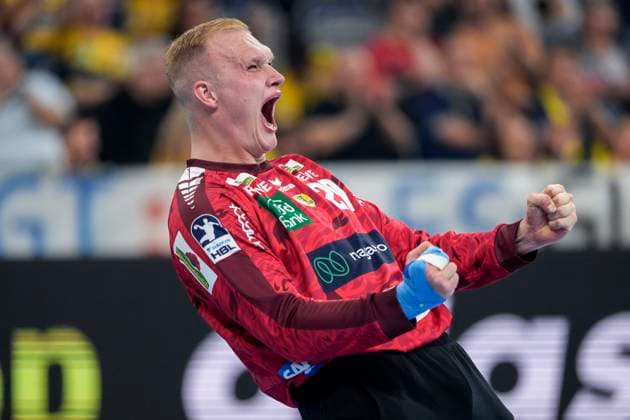 David Späth (Torwart, RNL, 29), Spieler der Rhein-Neckar-Löwen, Einzelbild, Einzelfoto, Aktion, Action, Jubel, jubeln, jubelt, celebration, Freude, freuen, freut sich, zuversichtlich, optimistisch, positiv, Spielszene, 03.09.2025, Mannheim (Deutschland), Handball, Bundesliga, Rhein-Neckar Löwen - TSV GWD Minden