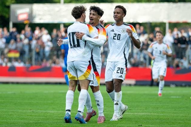 Tor zum 1:0 durch Laurin Ulrich (Deutschland, 08), mit Ibrahimovic, Arijon (Deutschland U20, 07) und Ouedraogo, Assan (Deutschland U20, 20), GER, Deutschland vs. Italien, Fussball, U20 Elite League, 2. Spieltag, Spielzeit 2025 2026, 09.09.2025, Eibner-Pressefoto Sascha Walther GER, Deutschland vs. Italien, Fussball, U20 Elite League, 2. Spieltag, Spielzeit 2025 2026, 09.09.2025 Reutlingen Copyright: xEibner-Pressefotox EP_SWA