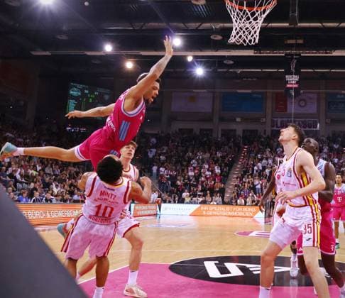 Alijah Comithier Telekom Baskets Bonn vs. Fitness First Würzburg Baskets 1. Speiltag - Saison 2025 26