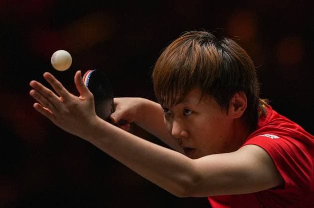 (251002) -- BEIJING, Oct. 2, 2025 -- Wang Manyu of China serves during the women s singles round of 16 match against Hayata Hina of Japan at 2025 World Table tennis, Tischtennis (WTT) China Smash in Beijing, China, Oct. 2, 2025. ) (SP)CHINA-BEIJING-TABLE TENNIS-WTT-CHINA SMASH-WOMEN S SINGLES(CN) JuxHuanzong