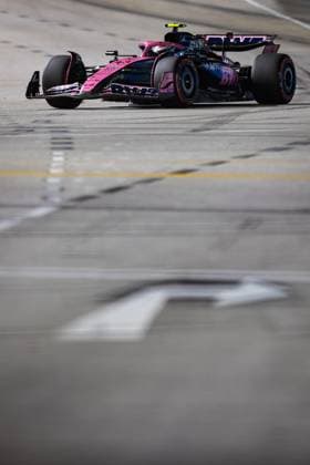 F1 - SINGAPORE GRAND PRIX 2025 43 COLAPINTO Franco (arg), Alpine F1 Team A525, action during the 2025 Formula 1 Singapore Grand Prix, 18th round of the 2025 FIA Formula One World Championship, WM, Weltmeisterschaft from October 3 to 5, 2025 on the Marina Bay Street Circuit, in Singapore - SingaporeSingapore Copyright: xDPPIx