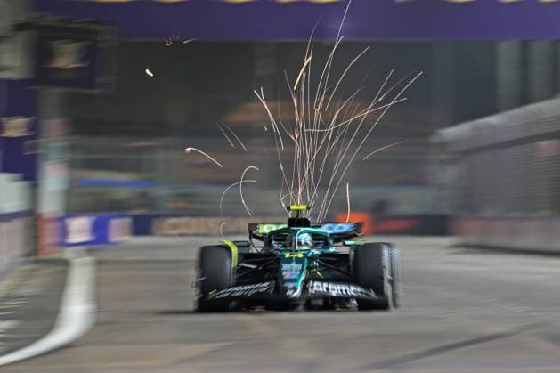 (251004) -- SINGAPORE, Oct. 4, 2025 -- Aston Martin s Spanish driver Fernando Alonso drives during the second practice session of the Formula 1 Singapore Grand Prix 2025, in Singapore, Oct. 3, 2025. (Photo by Xinhua) (SP)SINGAPORE-F1-SINGAPORE GRAND PRIX 2025-SECOND PRACTICE XinxJiapo