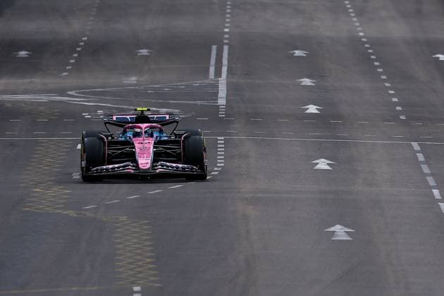 F1 - SINGAPORE GRAND PRIX 2025 43 COLAPINTO Franco (arg), Alpine F1 Team A525, action during the 2025 Formula 1 Singapore Grand Prix, 18th round of the 2025 FIA Formula One World Championship, WM, Weltmeisterschaft from October 3 to 5, 2025 on the Marina Bay Street Circuit, in Singapore - SingaporeSingapore Copyright: xEricxAlonsox