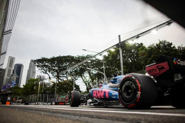 F1 - SINGAPORE GRAND PRIX 2025 43 COLAPINTO Franco (arg), Alpine F1 Team A525, action during the 2025 Formula 1 Singapore Grand Prix, 18th round of the 2025 FIA Formula One World Championship, WM, Weltmeisterschaft from October 3 to 5, 2025 on the Marina Bay Street Circuit, in Singapore - SingaporeSingapore Copyright: xXavixBonillax