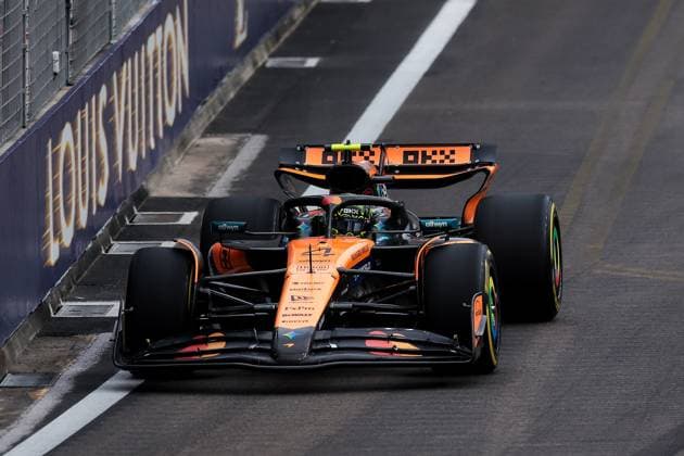 F1 - SINGAPORE GRAND PRIX 2025 04 NORRIS Lando (gbr), McLaren F1 Team MCL39, action during the 2025 Formula 1 Singapore Grand Prix, 18th round of the 2025 FIA Formula One World Championship, WM, Weltmeisterschaft from October 3 to 5, 2025 on the Marina Bay Street Circuit, in Singapore - SingaporeSingapore Copyright: xEricxAlonsox