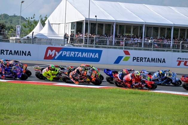 MOTO - MOTO GP - GRAND PRIX OF INDONESIA 2026 36 MIR Joan (spa), Honda Team, Honda RC213V, action with 33 BINDER Brad (zaf), Red Bull KTM Factory Racing, KTM RC16, start, dà part during the 2025 MotoGP Pertamina Grand Prix of Indonesia on the Mandalika circuit from October 3 to 5, At West Nusa Tenggara, Indonesia - West Nusa TenggaraIndonesia Copyright: xGIGIxSOLDANOx
