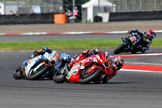 MOTO - MOTO GP - GRAND PRIX OF INDONESIA 2026 10 MARINI Luca (ita), Honda Team, Honda RC213V, action with 25 FERNANDEZ Raul (spa), Trackhouse Racing, Aprilia RS-GP 2024 during the 2025 MotoGP Pertamina Grand Prix of Indonesia on the Mandalika circuit from October 3 to 5, At West Nusa Tenggara, Indonesia - West Nusa TenggaraIndonesia Copyright: xGIGIxSOLDANOx