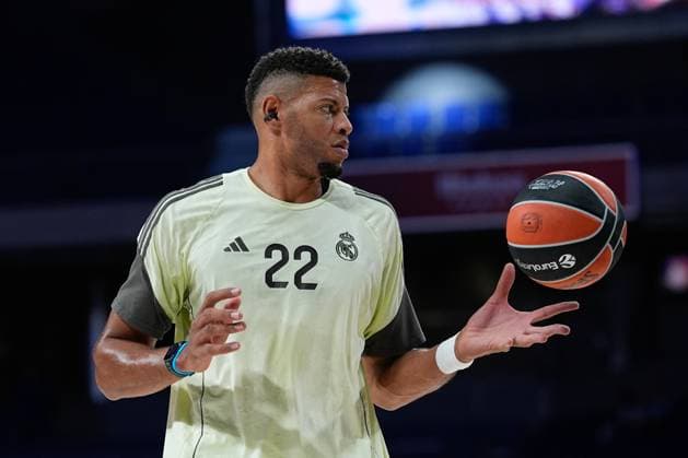 October 9, 2025, Madrid, Madrid, Spain: Walter Samuel Tavares da Veiga of Real Madrid warms up during the Turkish Airlines Euroleague 2025 26 League Phase MD3, match played between Real Madrid and LDLC ASVEL Villeurbanne at Movistar Arena on October 09, 2025 in Madrid, Spain. Madrid Spain - ZUMAa181 20251009_zaa_a181_315 Copyright: xDennisxAgyemanx