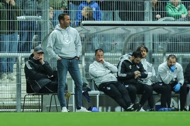 Fussball, FVN Niederrheinpokal Saison 2025 2026 Achtelfinale KFC Uerdingen - MSV Duisburg 15.10.2025, Grotenburg-Stadion Dietmar Hirsch (Cheftrainer, MSV Duisburg) Krefeld Grotenburg-Stadion Nordrhein-Westfalen Deutschland