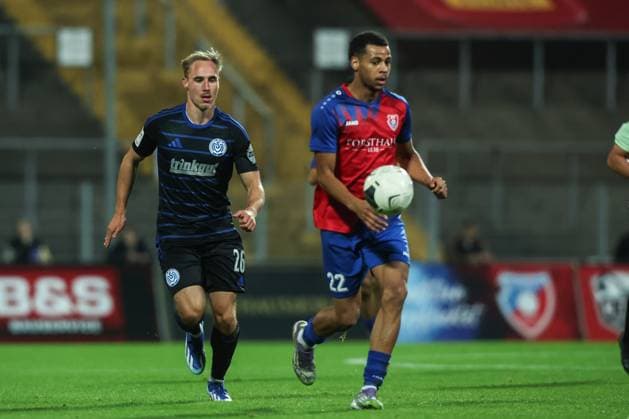 Fussball, FVN Niederrheinpokal Saison 2025 2026 Achtelfinale KFC Uerdingen - MSV Duisburg 15.10.2025, Grotenburg-Stadion Florian Krüger (MSV Duisburg, 26) +k22+ Krefeld Grotenburg-Stadion Nordrhein-Westfalen Deutschland