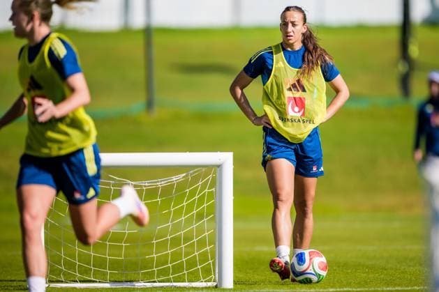 251022 Rosa Kafaji of the Swedish women s national football team on October 22, 2025 in Benahavis. Photo: Ludvig Thunman BILDBYRAN kod LT LT0733 fotboll football soccer fotball träning practice training sverige sweden dam bbeng Copyright: LUDVIGxTHUNMAN BB251022LT032